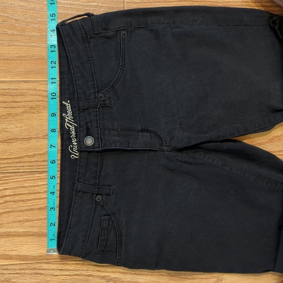 3 for $20 Bundle Sale! Universal Thread black cut-off denim shorts size 4 / 27 - Picture 2 of 7